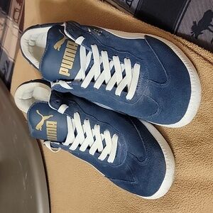 Puma Liga Men's Size 12 indoor soccer shoes